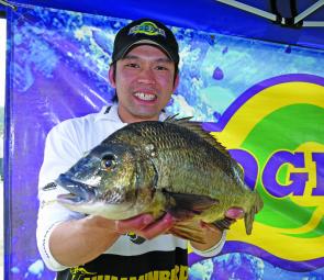 Team Nitro’s Thuan Huynh with the 1.6kg Ecogear Big Bream